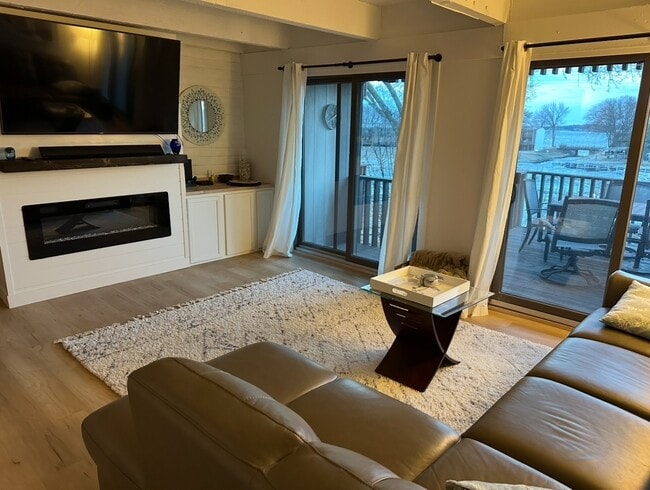 property at 2700 N Shore Dr