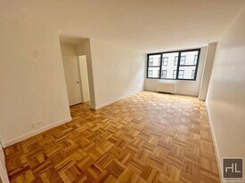 EAST 49 STREET in New York, NY - Building Photo