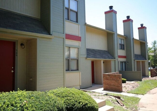 Stonehaven Apartments in Hazelwood, MO - Building Photo - Building Photo