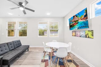 Room in Townhome on Kings Mountain St in Clover, SC - Building Photo - Building Photo
