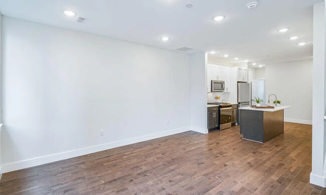 1328 Nectarine St, Unit 13XX Nectarine Street in Philadelphia, PA - Building Photo - Building Photo
