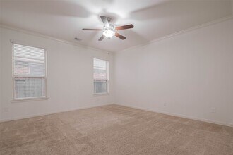 2261 Oak Cir Dr N in Conroe, TX - Building Photo - Building Photo