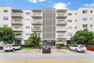 9700 E Bay Harbor Dr, Unit 4404 in Bay Harbor Islands, FL - Building Photo - Building Photo