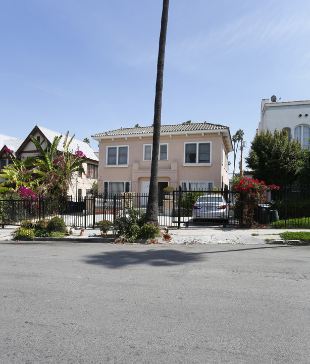 916 S Mariposa Ave in Los Angeles, CA - Building Photo