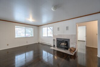 315 N Greenwood Cir in Seattle, WA - Building Photo - Building Photo