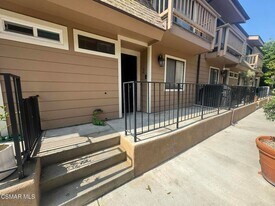 12115 Valleyheart Dr, Unit 2 in Los Angeles, CA - Building Photo