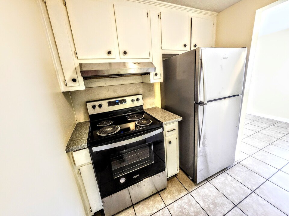 2701 beech st #a, Unit b in Panama City, FL - Building Photo