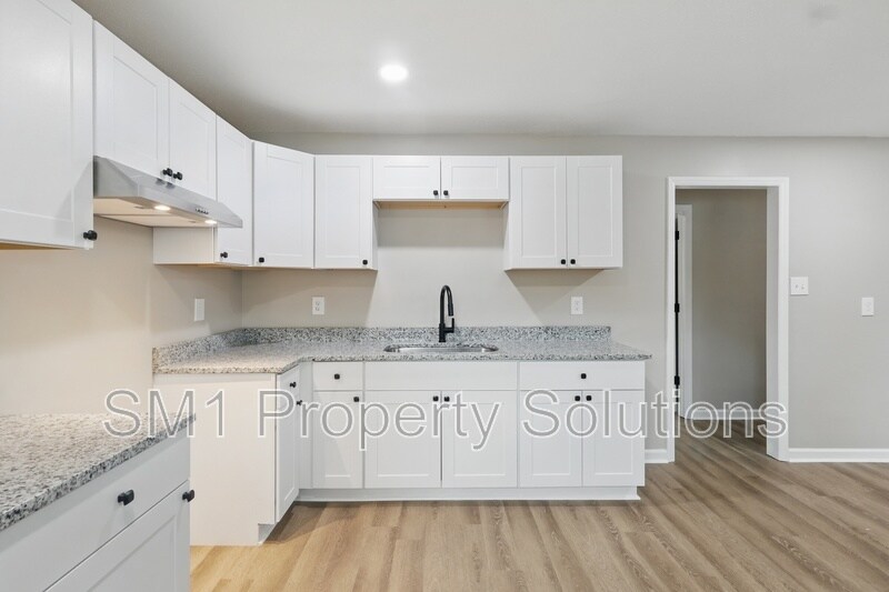 7734 US-29 in Browns Summit, NC - Building Photo