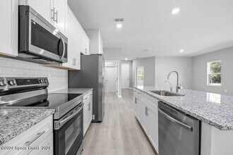 1377 Amelia Ave SW in Palm Bay, FL - Building Photo - Building Photo