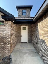 16 Kings Lynn Ln in Bella Vista, AR - Foto de edificio - Building Photo