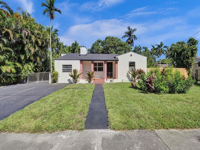 99 NW 85th St in Miami, FL - Foto de edificio - Building Photo