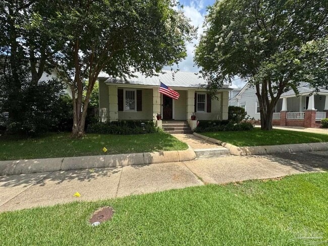 property at 1106 E Jackson St
