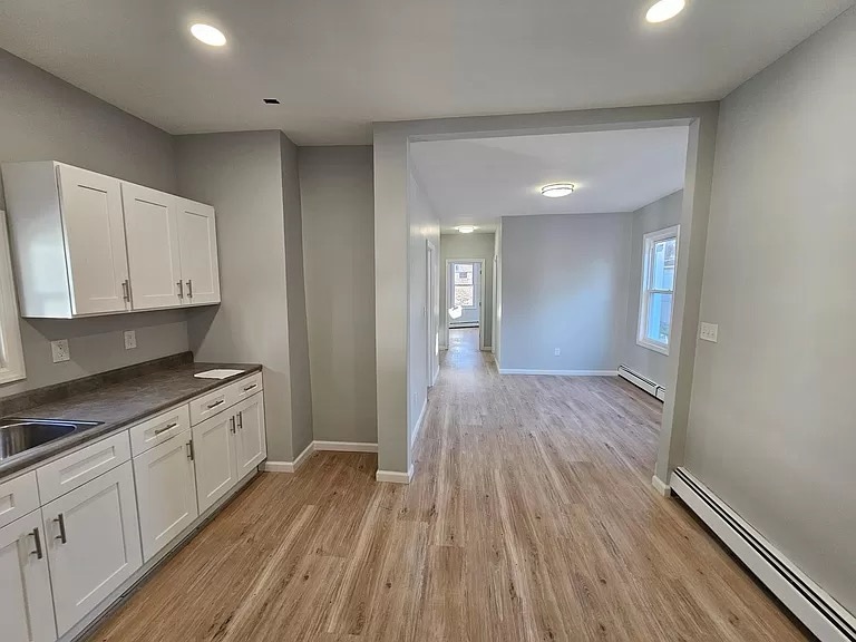 206 Lawrence St in Paterson, NJ - Building Photo