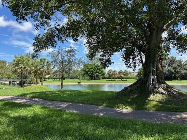 property at 21902 Lake Forest Cir