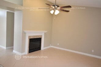 1503 Attleboro Ln in Brandon, FL - Foto de edificio - Building Photo