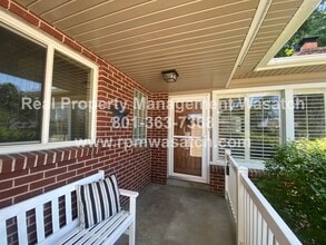 7089 S 2825 E in Cottonwood Heights, UT - Foto de edificio - Building Photo