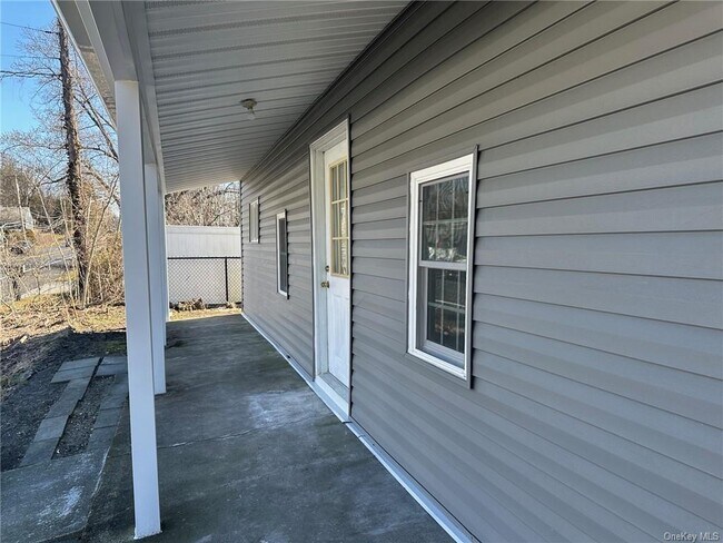 2829 Crompond Rd in Yorktown Heights, NY - Building Photo - Building Photo