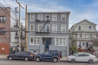 192 Beach 115th St in Rockaway Park, NY - Building Photo - Building Photo