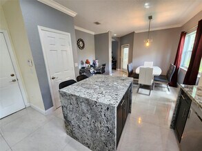 956 NW 126th Terrace in Coral Springs, FL - Foto de edificio - Building Photo