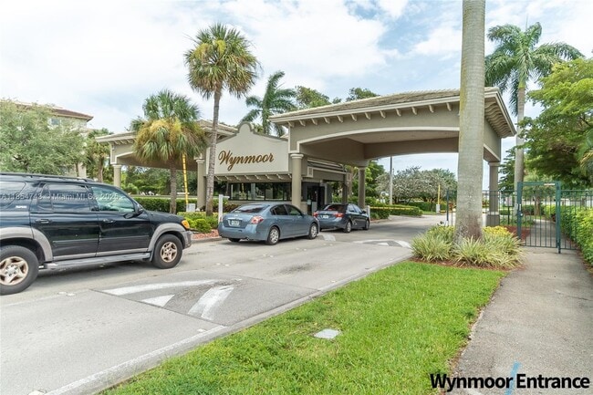 property at 3405 Bimini Ln