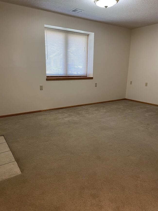 521 24th St in Wilson, KS - Building Photo - Building Photo