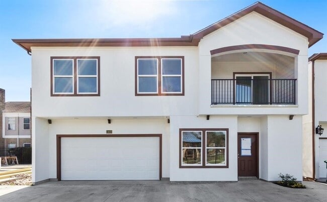 property at 11623 Waldemar Dr
