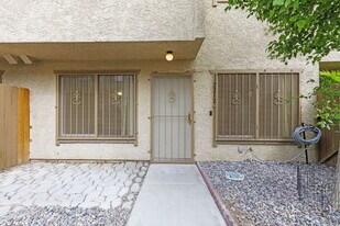 2212 Silver Pine Dr in Las Vegas, NV - Building Photo
