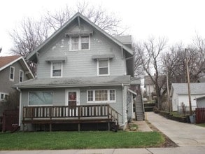 Saxton Apartments in Omaha, NE - Building Photo - Building Photo