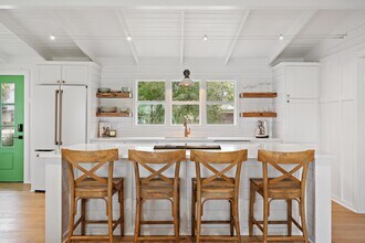 316 Beach Dr in Sunrise Beach Village, TX - Building Photo - Building Photo