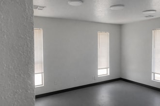 7030 W Wilshire Blvd in Oklahoma City, OK - Foto de edificio - Building Photo