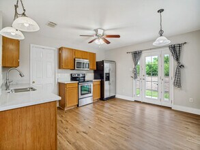 252 Pine Crest Dr in Justin, TX - Building Photo - Building Photo