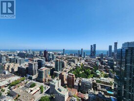 88 Queen St E in Toronto, ON - Building Photo