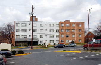 River Crossing in Riverdale, MD - Foto de edificio - Building Photo