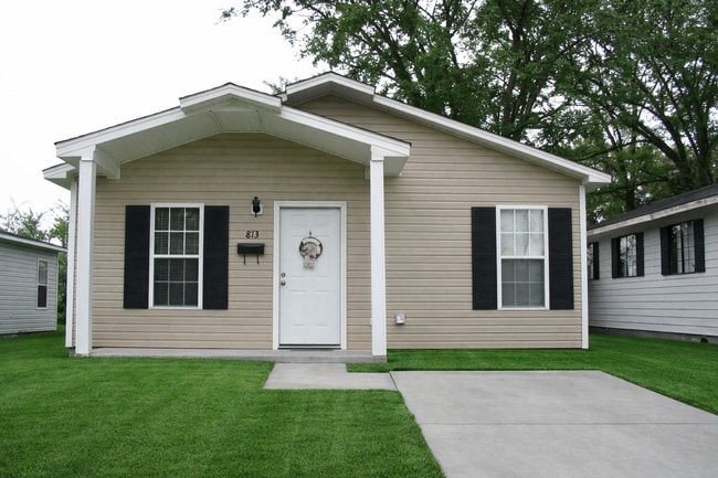 property at 813 Shannon St