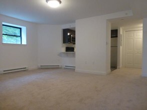 457 Centre St in Newton, MA - Foto de edificio - Building Photo