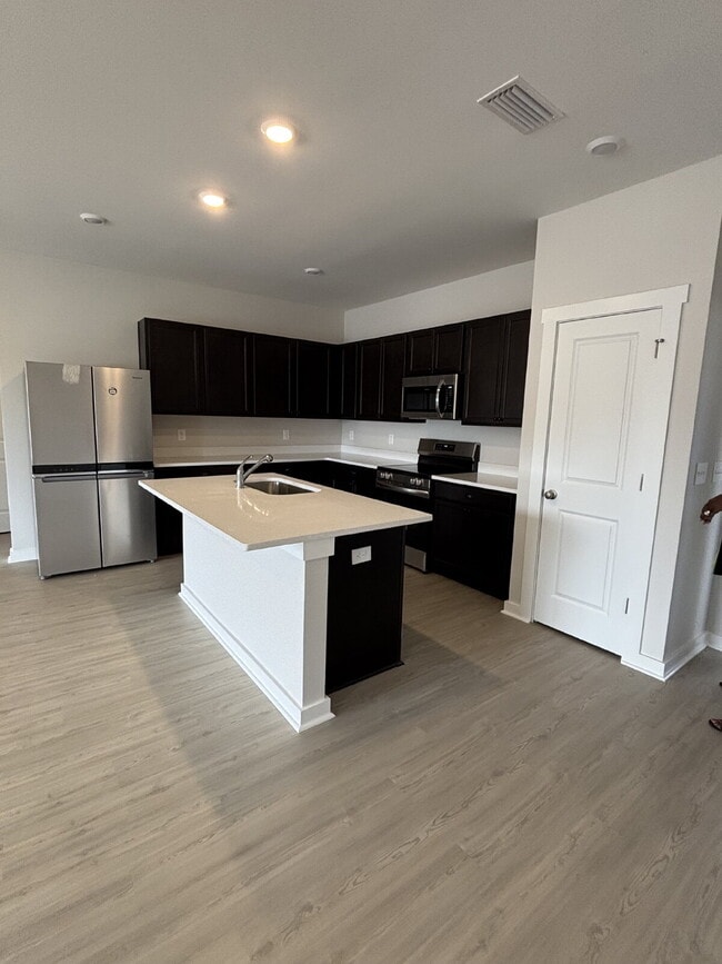 1080 Blazing Star St in Panama City, FL - Building Photo - Building Photo