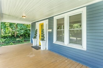 10 Dosoris Way in Glen Cove, NY - Building Photo - Building Photo