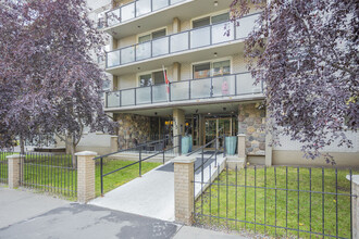 Granada Apartments in Calgary, AB - Building Photo - Primary Photo