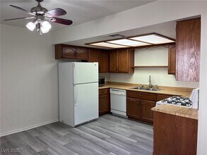 6665 W Tropicana Ave in Las Vegas, NV - Building Photo - Building Photo
