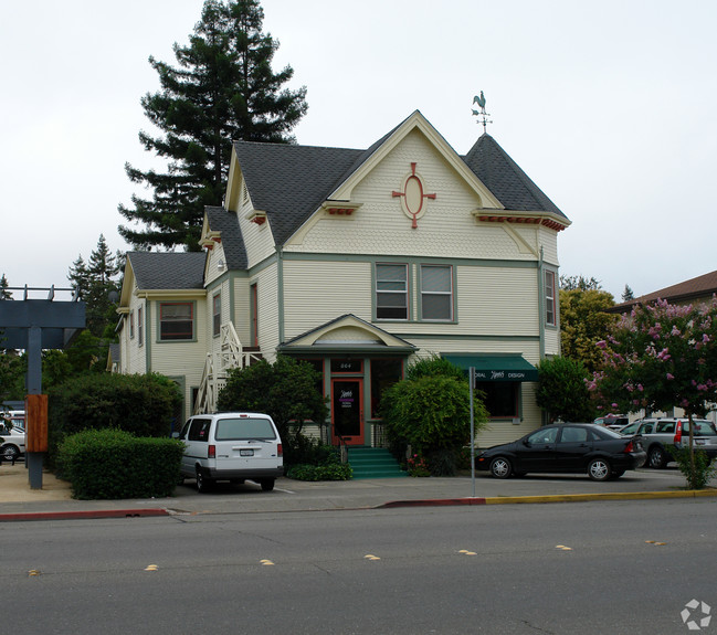 864 4th St in Santa Rosa, CA - Building Photo - Building Photo