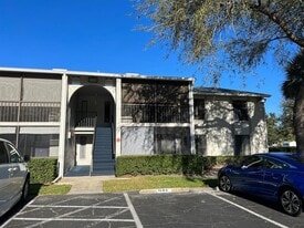 1324 S Pine Ridge Cir in Sanford, FL - Building Photo