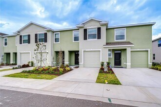 17485 Spanish Oak Lp in Land O Lakes, FL - Building Photo - Building Photo