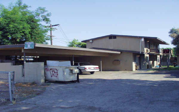 4561 E White Ave in Fresno, CA - Building Photo - Building Photo