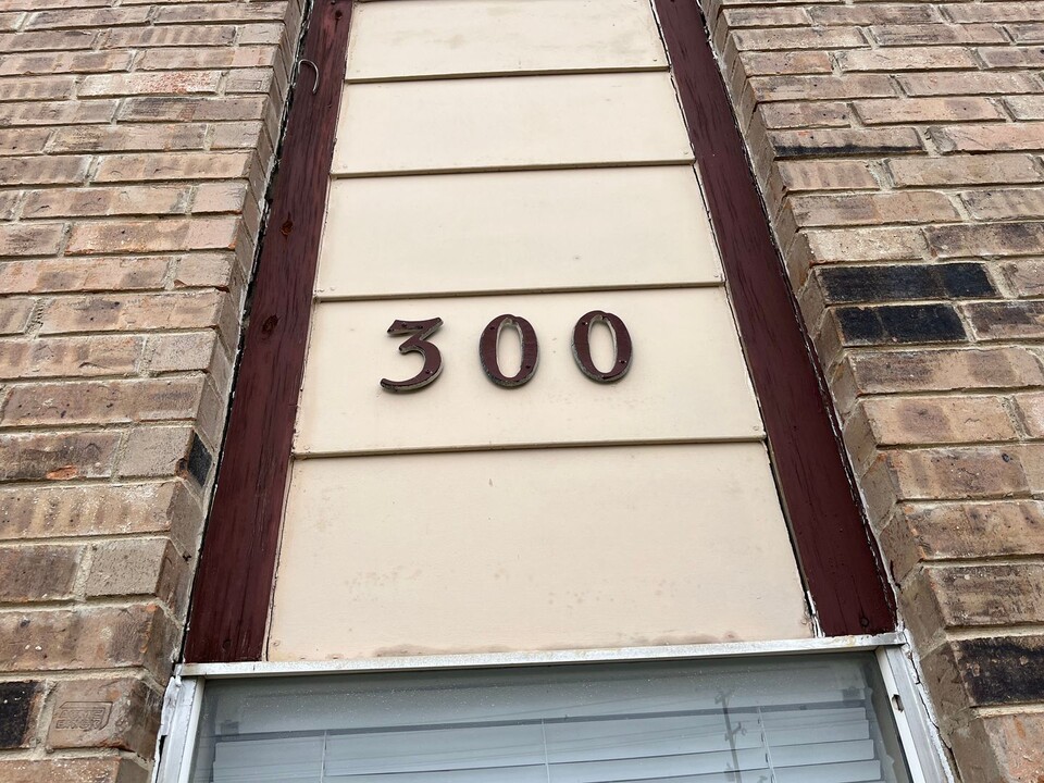 300 Moursund Blvd in San Antonio, TX - Building Photo