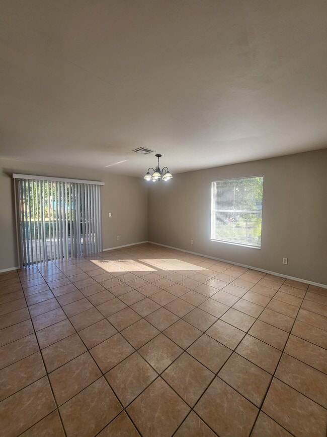 3125 Blount St in Ft. Myers, FL - Building Photo - Building Photo