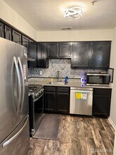816 Waterford Dr in Edison, NJ - Building Photo - Building Photo