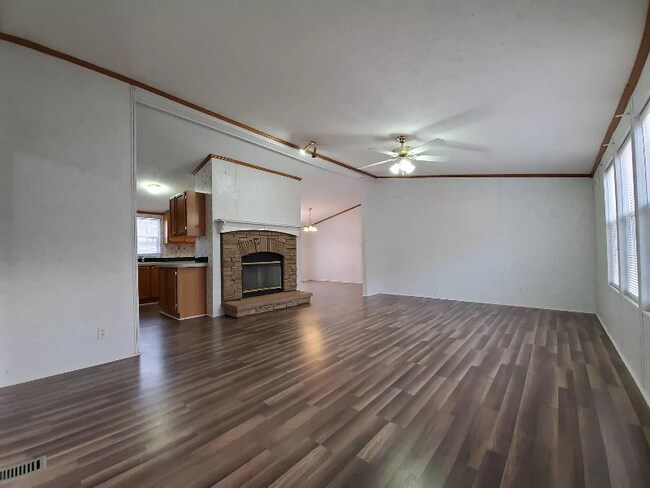 800 N A St in Easley, SC - Building Photo - Building Photo