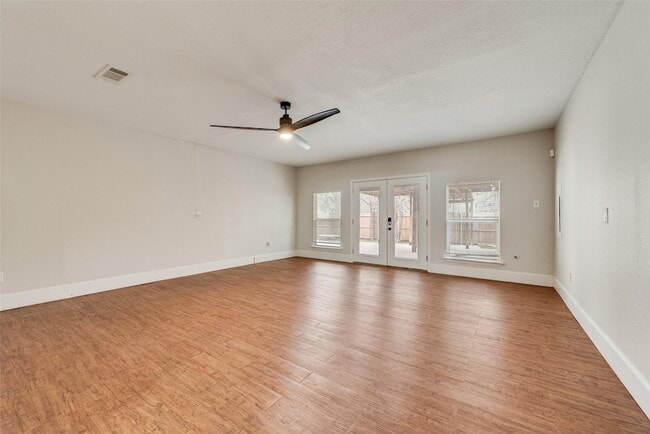 1817 Crooked Ln in Fort Worth, TX - Building Photo - Building Photo