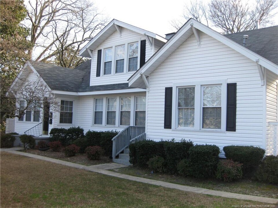 1511 Fort Bragg Rd in Fayetteville, NC - Building Photo