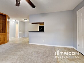 7854 59th St N in Pinellas Park, FL - Foto de edificio - Building Photo